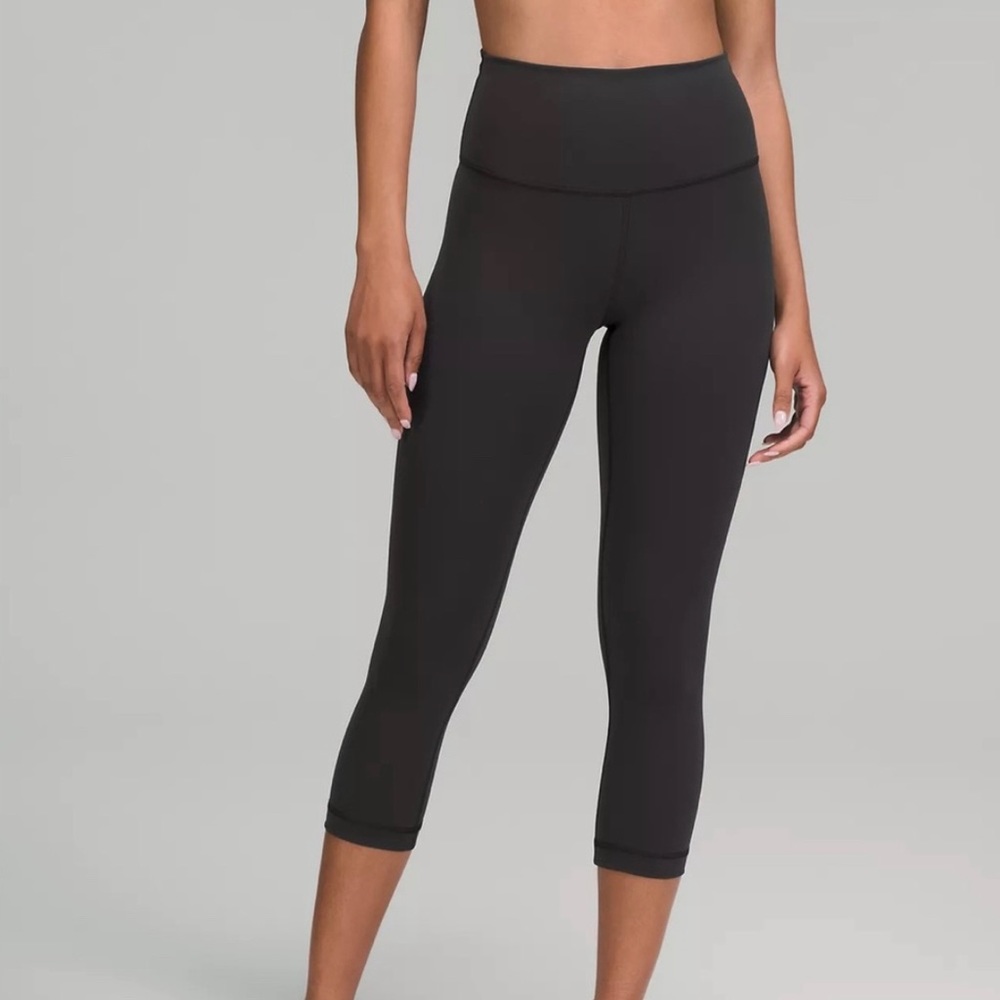 Mid wasted lululemon cropped leggings